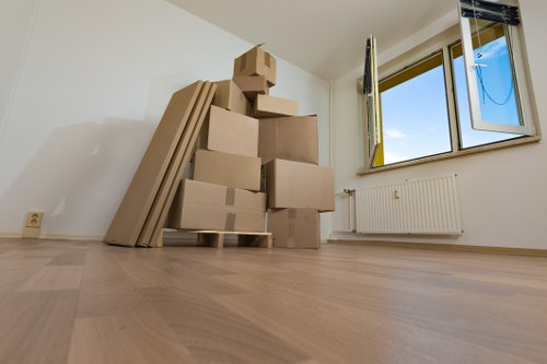 Local moving van service in Perivale for home relocations